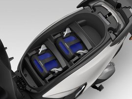 25YM 01 CUVe PEARL JUBILEE WHITE aws 13