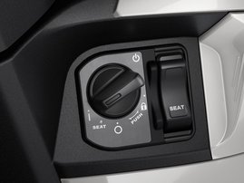 25YM 01 CUVe PEARL JUBILEE WHITE aws 16