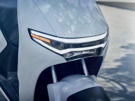 25YM 01 CUVe PEARL JUBILEE WHITE aws 37