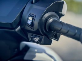 25YM 01 CUVe PEARL JUBILEE WHITE aws 38