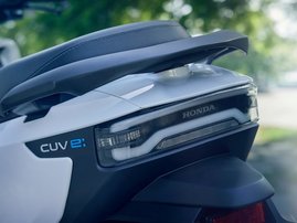 25YM 01 CUVe PEARL JUBILEE WHITE aws 39