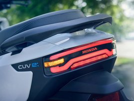 25YM 01 CUVe PEARL JUBILEE WHITE aws 40