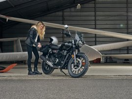 25YM 01 GB350S Studio Gunmetal Black Metallic NHC52 aws 020