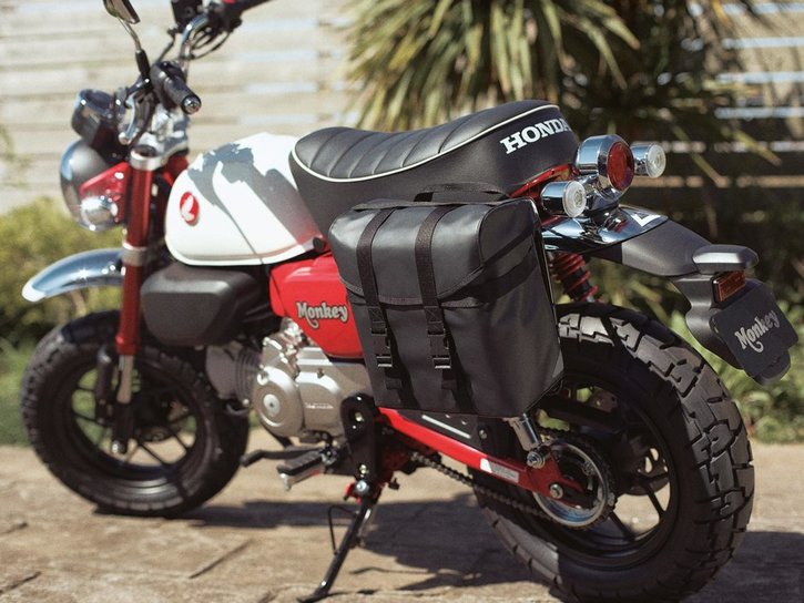 25YM 01 Monkey 125 Studio MILLENIUM RED 2 aws 07