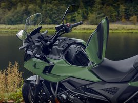 25YM 02 NC750X EARTH BLACK DCT aws 18