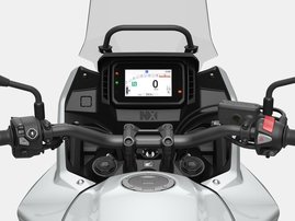 26YM 01 NX500 EClutch NHB61P PearlHorizonWhite aws 09