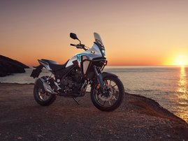 26YM 01 NX500 EClutch NHB61P PearlHorizonWhite aws 16