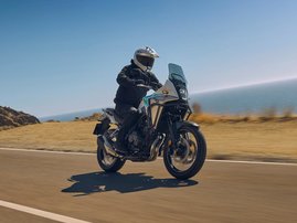 26YM NX500 EClutch NHB01 GraphiteBlack aws 09