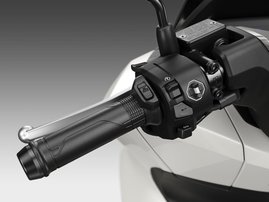 25YM 01 PCX125 DX EDTR PEARL SNOWFLAKE WHITE aws 17