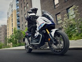 26YM XADV SE NHB54P MAT PEARL GLARE WHITE aws 16