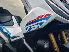 26YM XADV SE NHB54P MAT PEARL GLARE WHITE aws 17