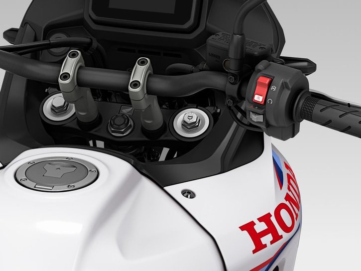 26YM 02 XL750 Transalp MT NH196 Ross White aws 04