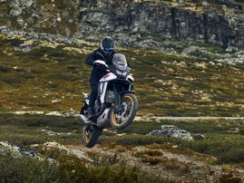 26YM 02 XL750 Transalp MT NH196 Ross White aws 09