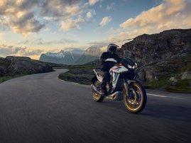 26YM 02 XL750 Transalp MT NH196 Ross White aws 11